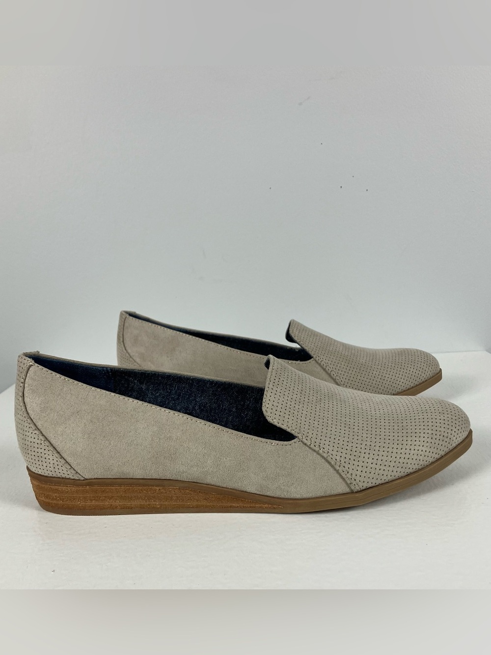 Dr. Scholl’s Memory Foam Women’s 8.5M Beige Perforated Slip-On Loafers Low Wedge
